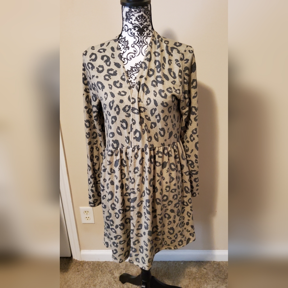 Perfectly Priscilla Mocha Leopard Print Cardigan Size Medium